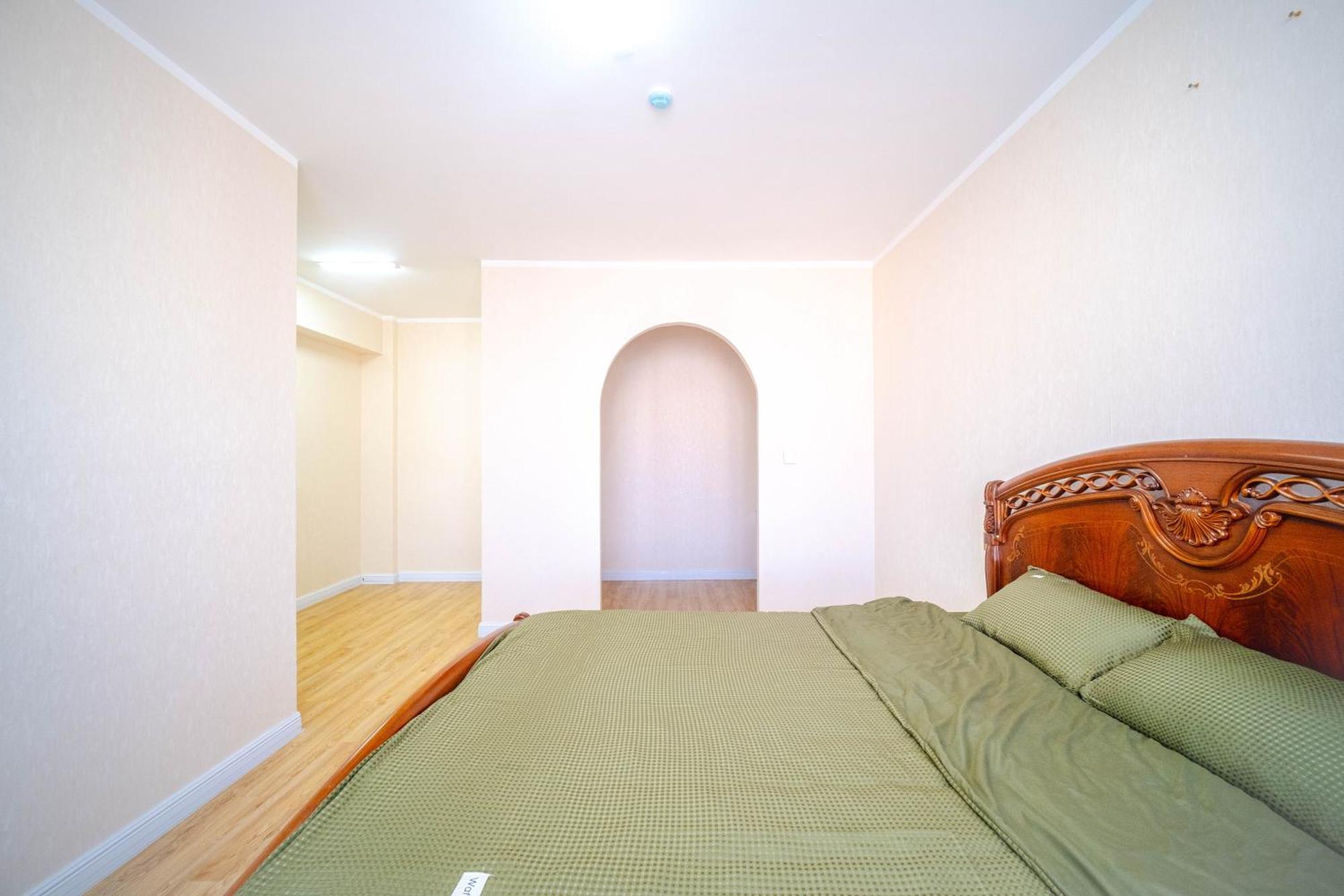 Eagle Town Serviced Apartment Ulaanbaatar Esterno foto