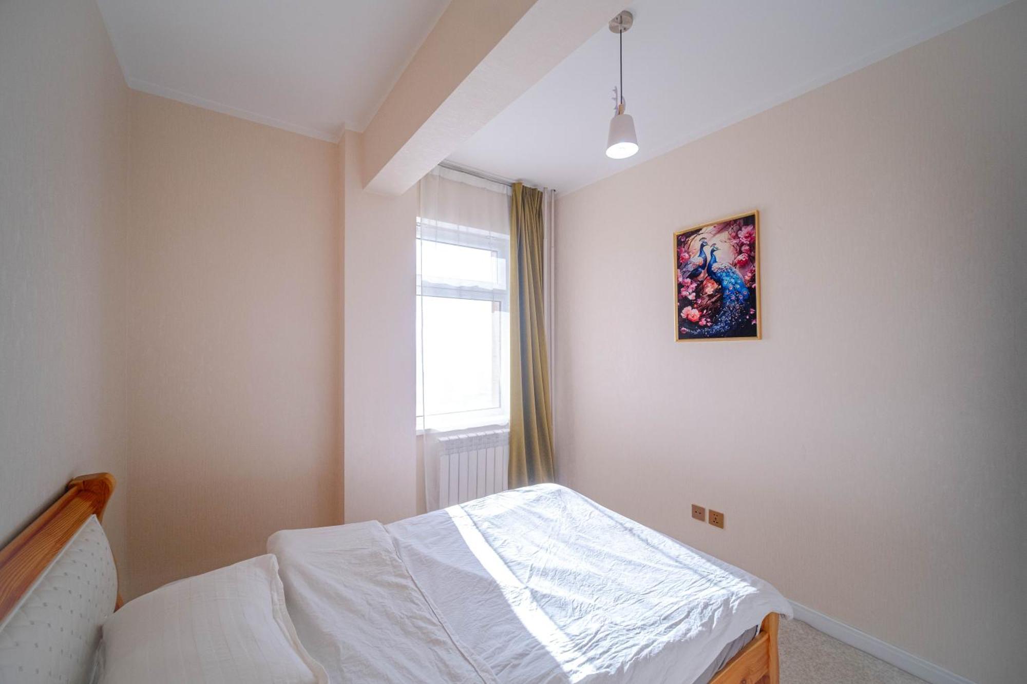 Eagle Town Serviced Apartment Ulaanbaatar Esterno foto