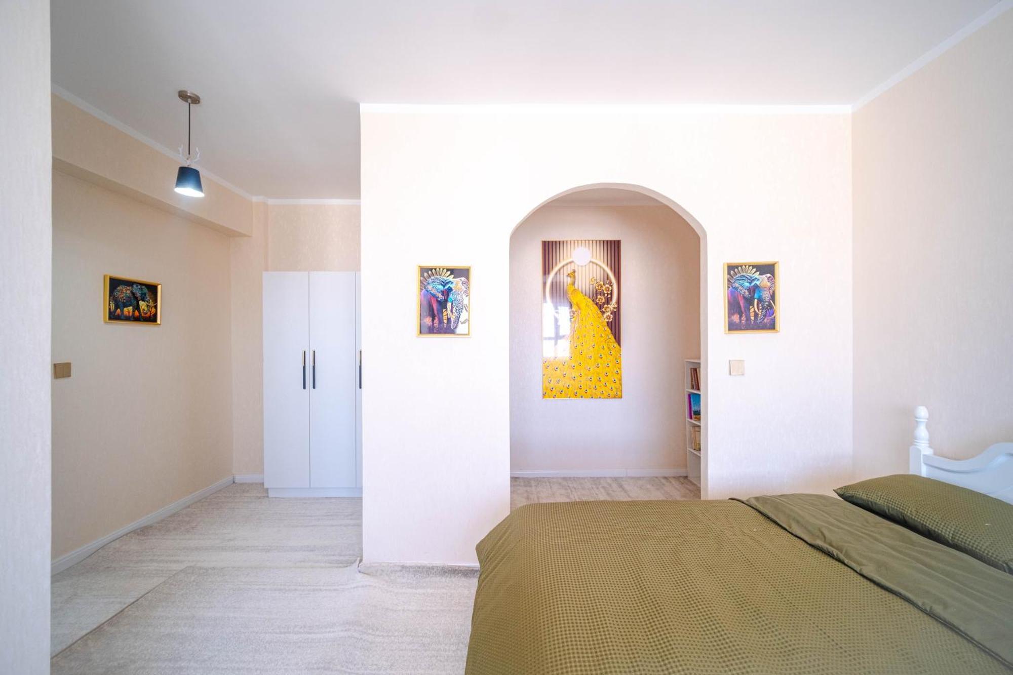 Eagle Town Serviced Apartment Ulaanbaatar Esterno foto