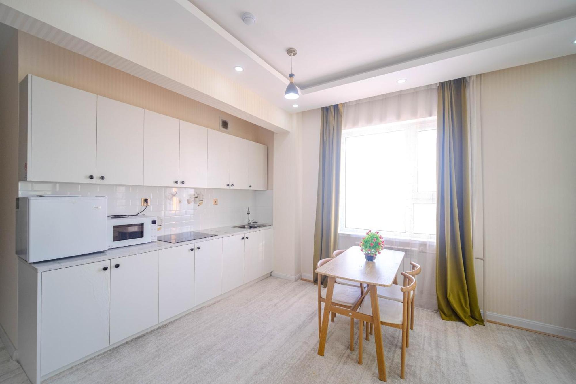 Eagle Town Serviced Apartment Ulaanbaatar Esterno foto
