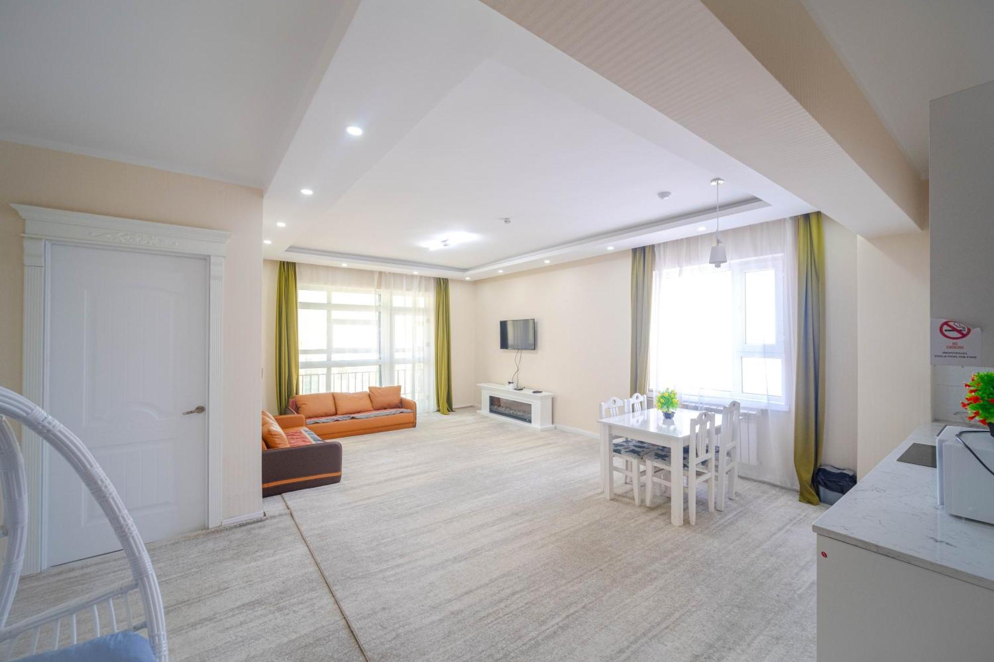 Eagle Town Serviced Apartment Ulaanbaatar Esterno foto